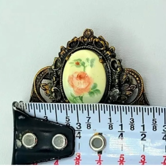 Hand Painted Pink Rose On Porcelain Broach (Antique, Unique, Mid-Century) - Picture 3 of 5